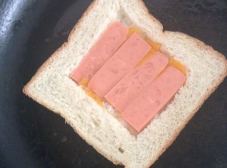 厨房巧思与健康服务 食用油替代黄油的吐司煎蛋与中药饮片代煎服务的现代生活启示